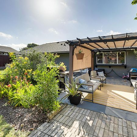 Modern Austin Home With Outdoor Pool And Fire Pit! Exterior photo